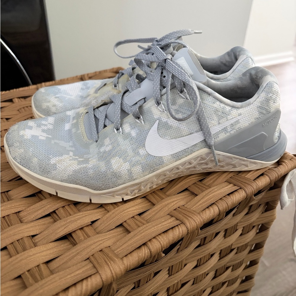 Grey & White Camo Nike Metcon 3